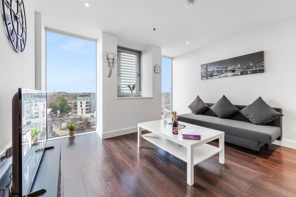 Amazing Britania 1 Bedroom Flat In London Bp40 Exterior photo